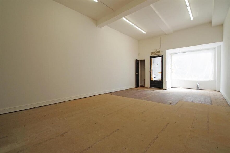 80 High St, Wallingford for sale - Interior Photo - Image 3 of 25