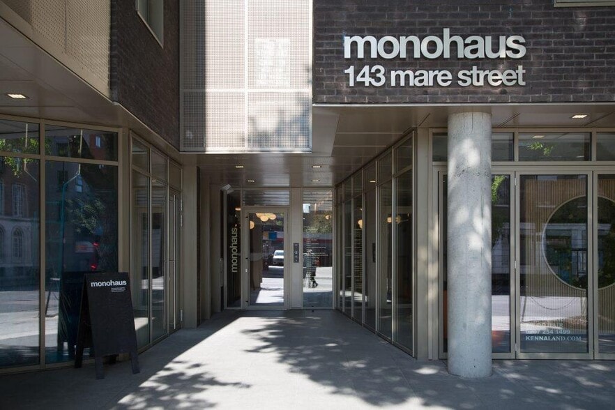 143 Mare St, London to rent - Building Photo - Image 3 of 11