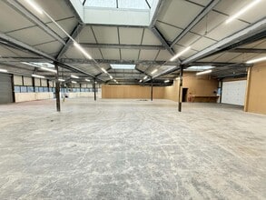 3 Milnyard Sq, Peterborough to rent Interior Photo- Image 2 of 7