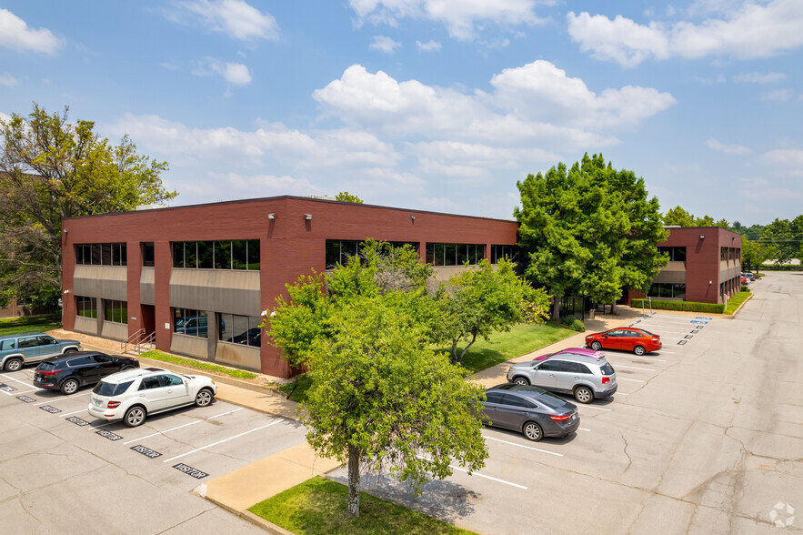 6506 S Lewis Ave, Tulsa, OK for rent - Building Photo - Image 1 of 6