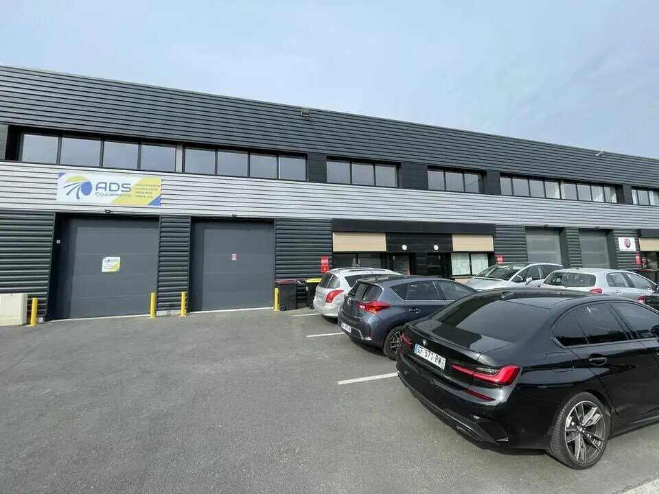 Light Industrial in Aulnay-sous-Bois to rent Building Photo- Image 1 of 7