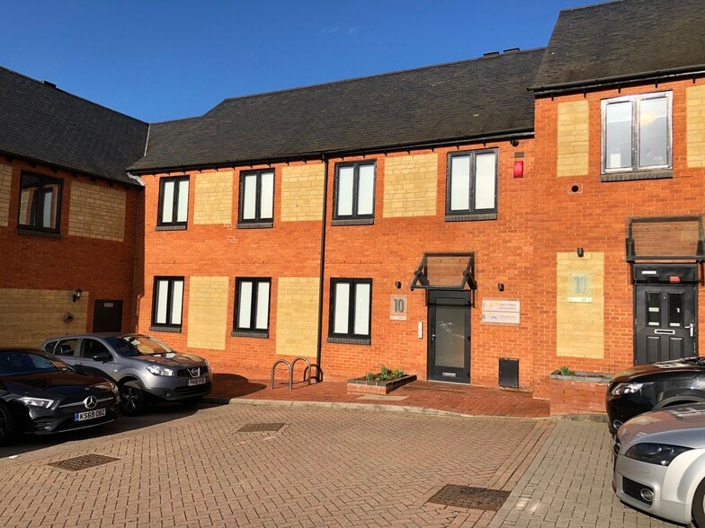 3-7 Canon Harnett Ct, Milton Keynes to rent - Building Photo - Image 3 of 38
