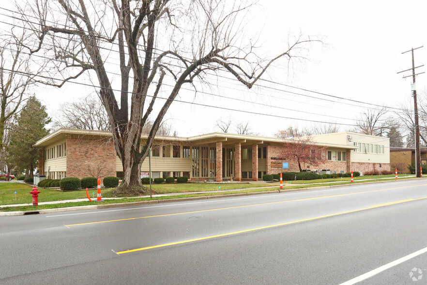 909 Abbott Rd, East Lansing, MI for sale - Primary Photo - Image 1 of 1