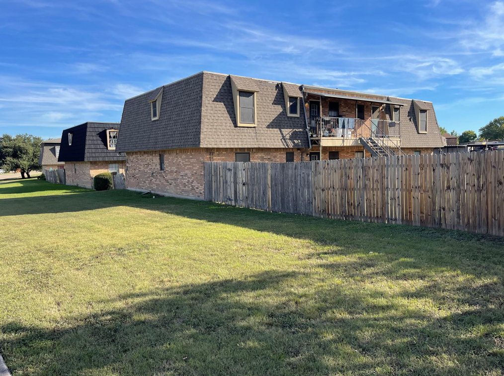 9519 Westpark Dr, Benbrook, TX for sale Primary Photo- Image 1 of 1