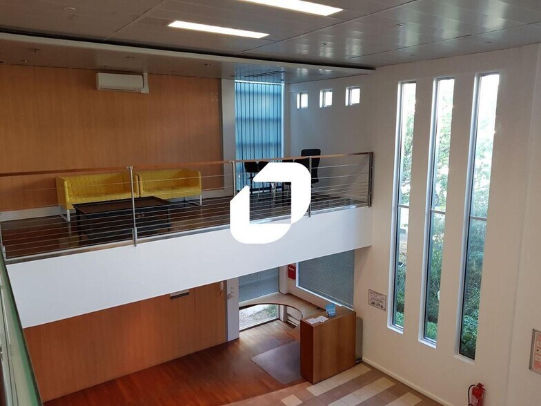 Light Industrial in Champigny-sur-Marne to rent - Interior Photo - Image 1 of 9