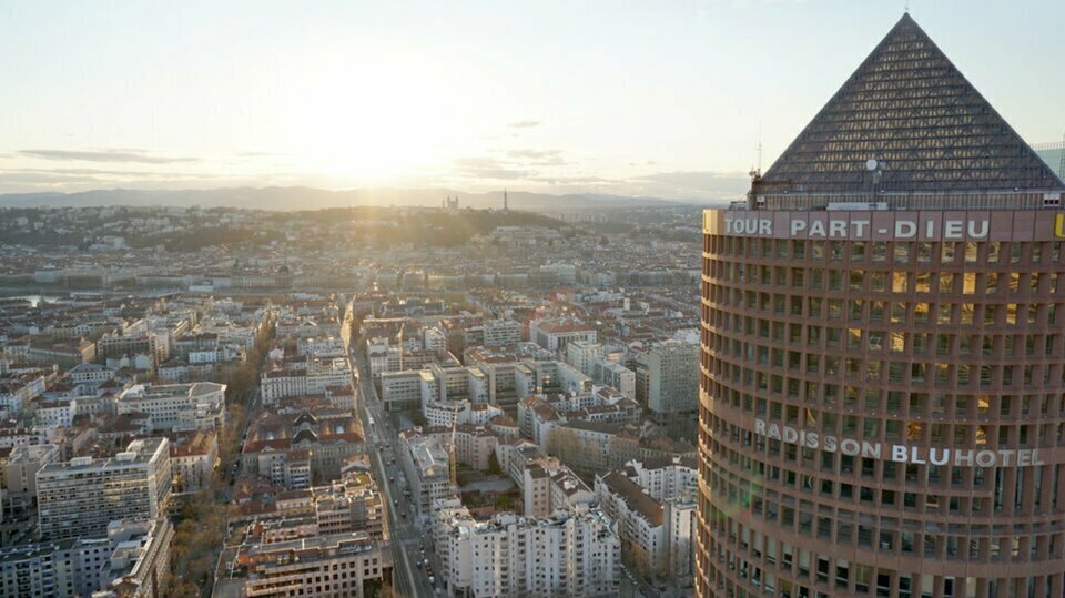Office in Lyon to rent Building Photo- Image 1 of 14