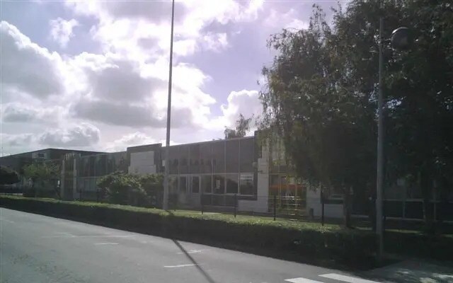 16/18 Avenue De La Baltique, Villebon-sur-Yvette to rent Building Photo- Image 1 of 5