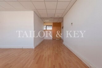 Office in Madrid, Madrid to rent Interior Photo- Image 2 of 11