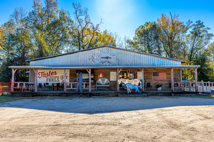 122 Court St, Waynesboro, MS for sale - Building Photo - Image 1 of 1