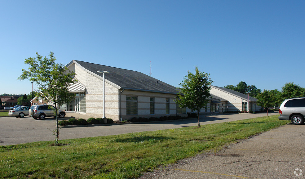 4911 Munson St NW, Canton, OH for rent - Building Photo - Image 3 of 5