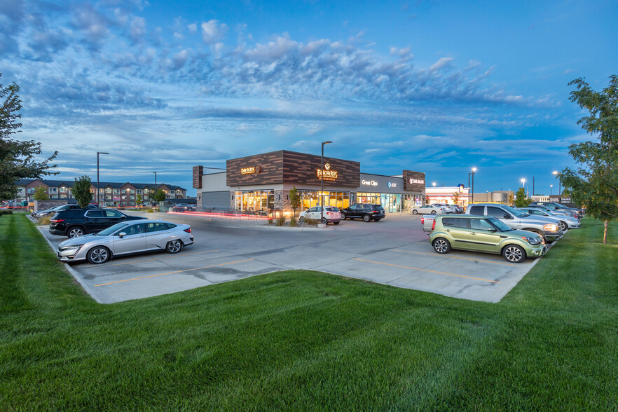 761 E Hickman Rd, Waukee, IA for rent - Building Photo - Image 3 of 10