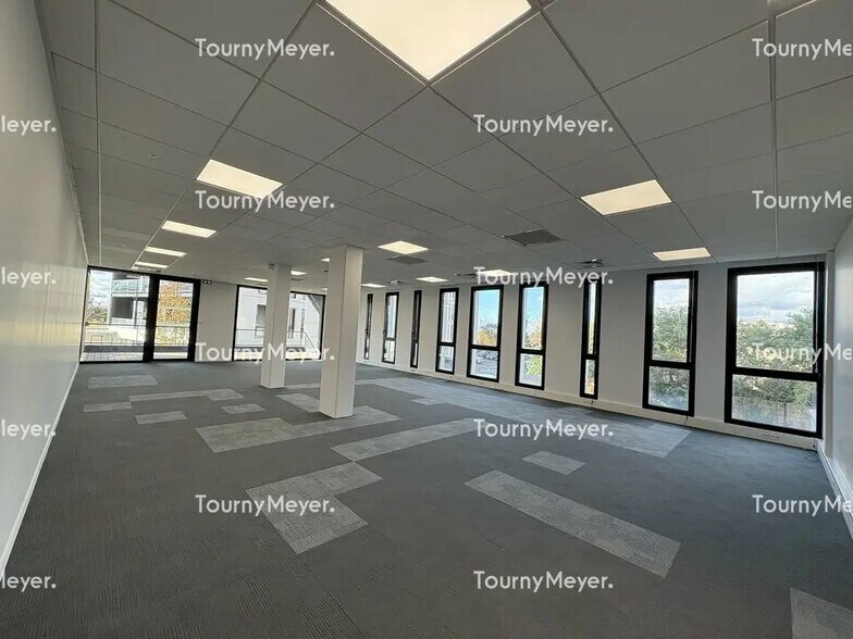 Office in Toulouse to rent - Building Photo - Image 2 of 8