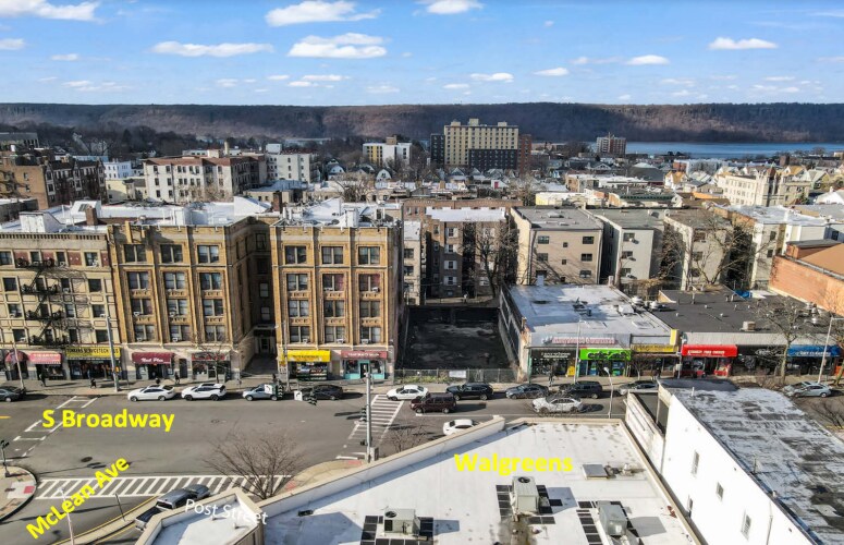 371 S Broadway, Yonkers, NY for rent - Building Photo - Image 1 of 1