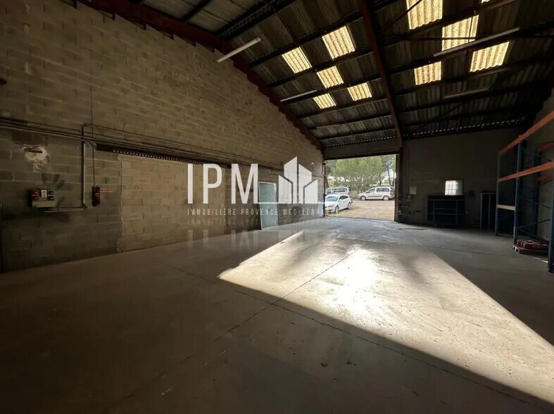 Light Industrial in Roquefort-la-Bédoule to rent - Building Photo - Image 3 of 6