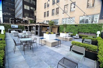 369 Lexington Ave, New York, NY for rent Building Photo- Image 2 of 6