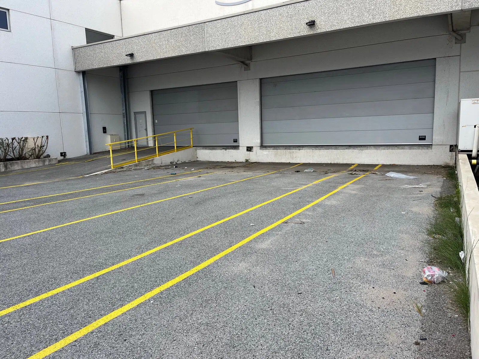 Industrial in Puget-sur-Argens for sale Building Photo- Image 1 of 4