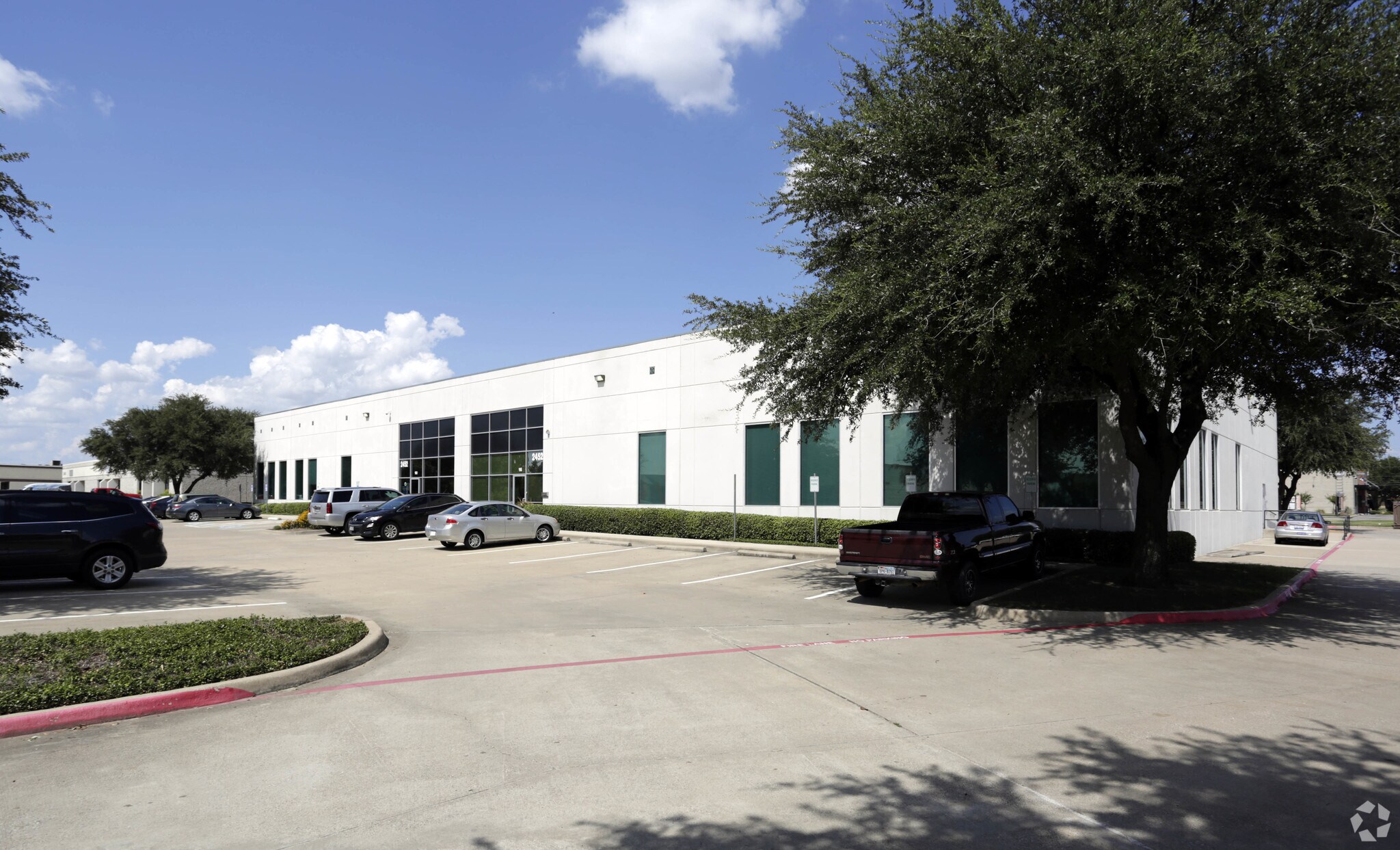 2452 Lacy Ln, Carrollton, TX to rent Building Photo- Image 1 of 11