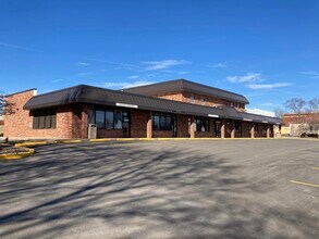 2400 S Lee's Summit Rd, Independence, MO for rent Building Photo- Image 1 of 19