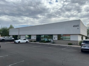 4045 E Union Hills Dr, Phoenix, AZ for rent Building Photo- Image 1 of 6