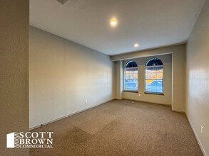 131 Degan Ave, Lewisville, TX for rent Building Photo- Image 1 of 3