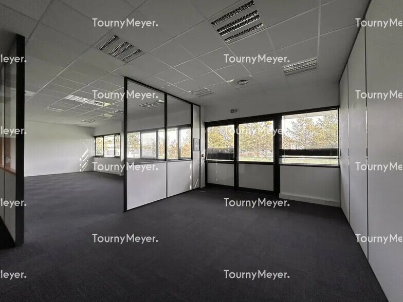 Office in Labège to rent - Building Photo - Image 2 of 12