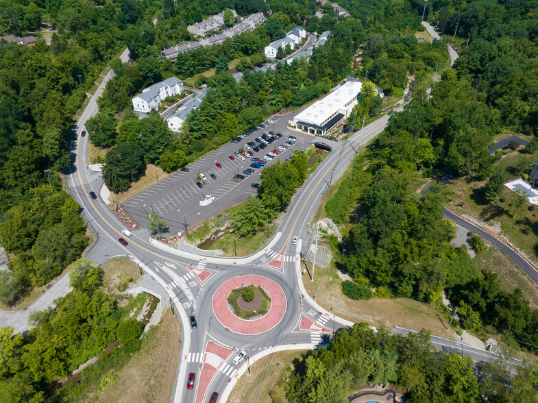 1580 McLaughlin Run Rd, Upper Saint Clair, PA for rent - Aerial - Image 2 of 10