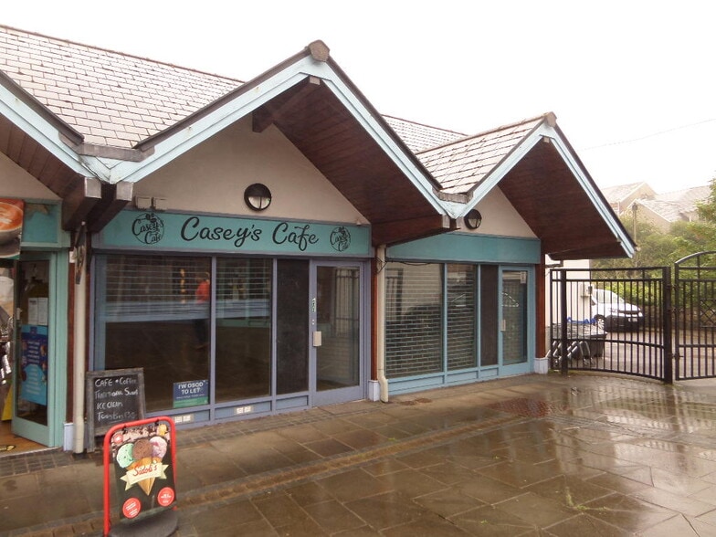 Talbot St, Maesteg to rent - Building Photo - Image 2 of 2