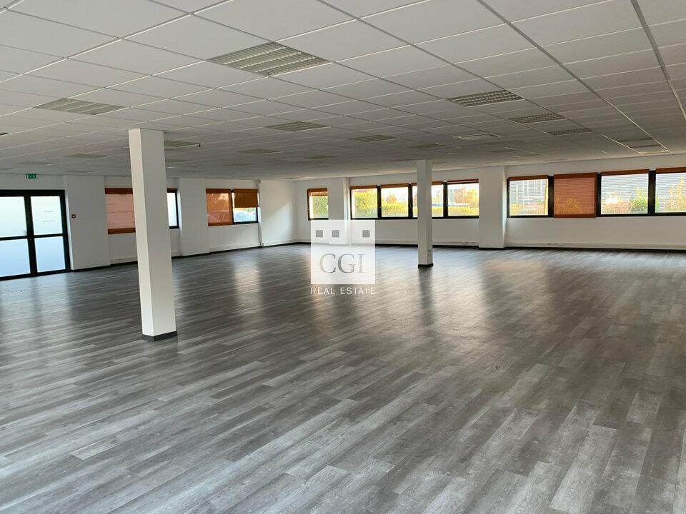 Office in Saint-Priest to rent Interior Photo- Image 1 of 1