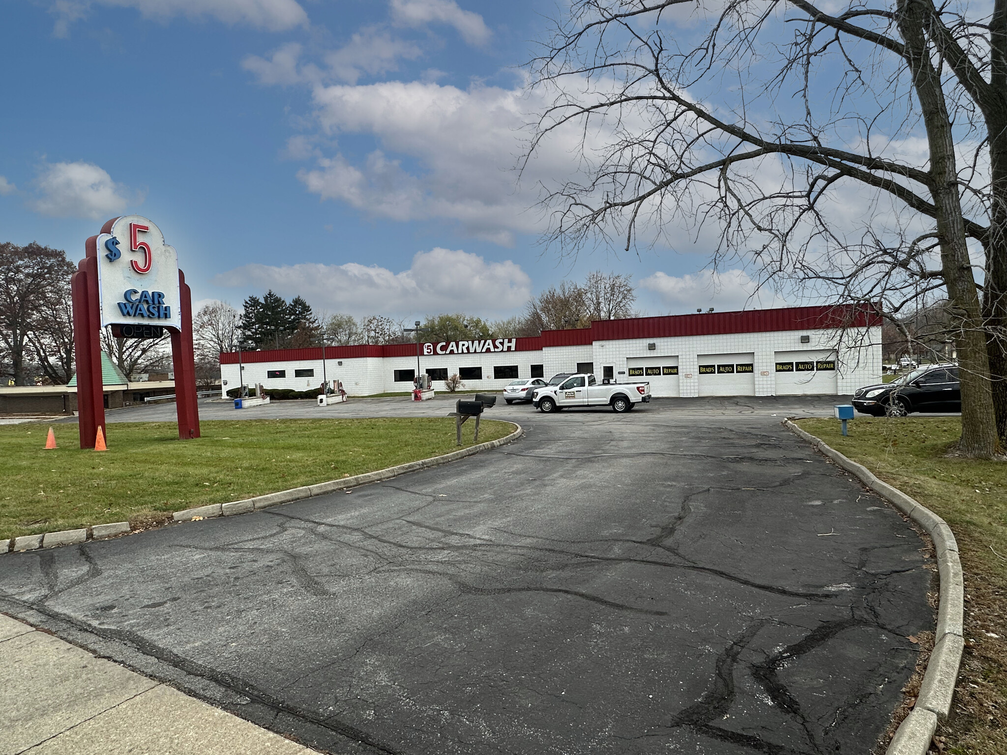 6011 Saint Joe Rd, Fort Wayne, IN for sale Primary Photo- Image 1 of 10