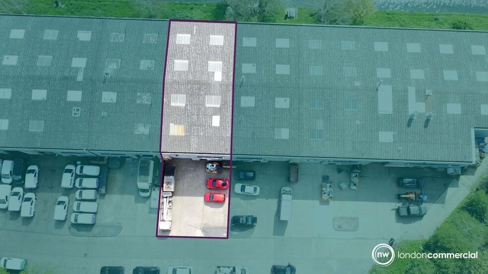 Hythe Rd, London to rent - Building Photo - Image 2 of 3