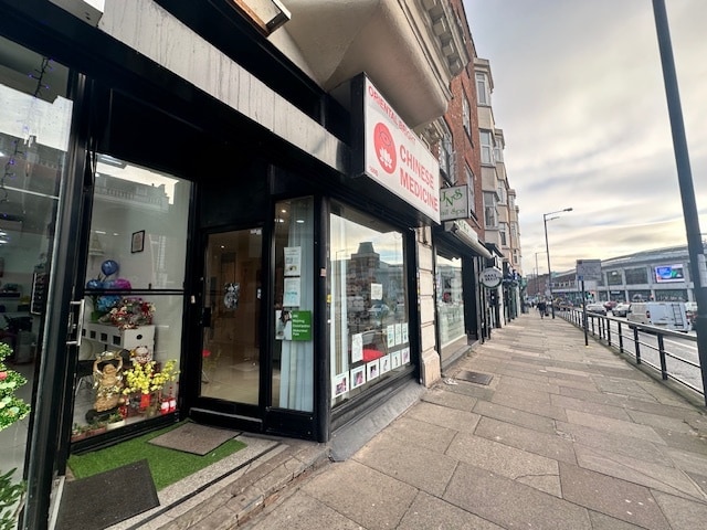 160B Finchley Rd, London to rent - Building Photo - Image 2 of 2