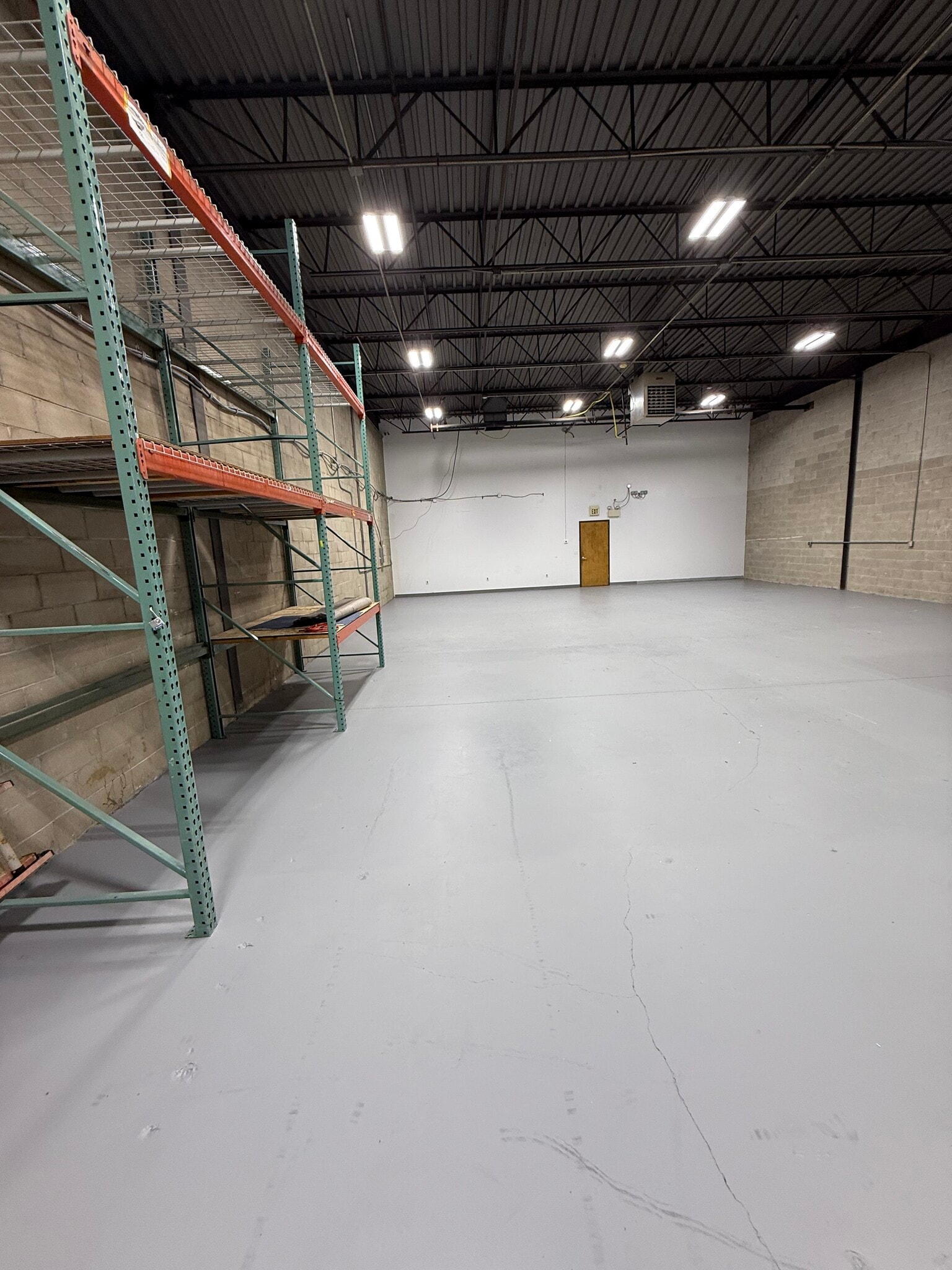 181-191 Remington Blvd, Ronkonkoma, NY to rent Building Photo- Image 1 of 19