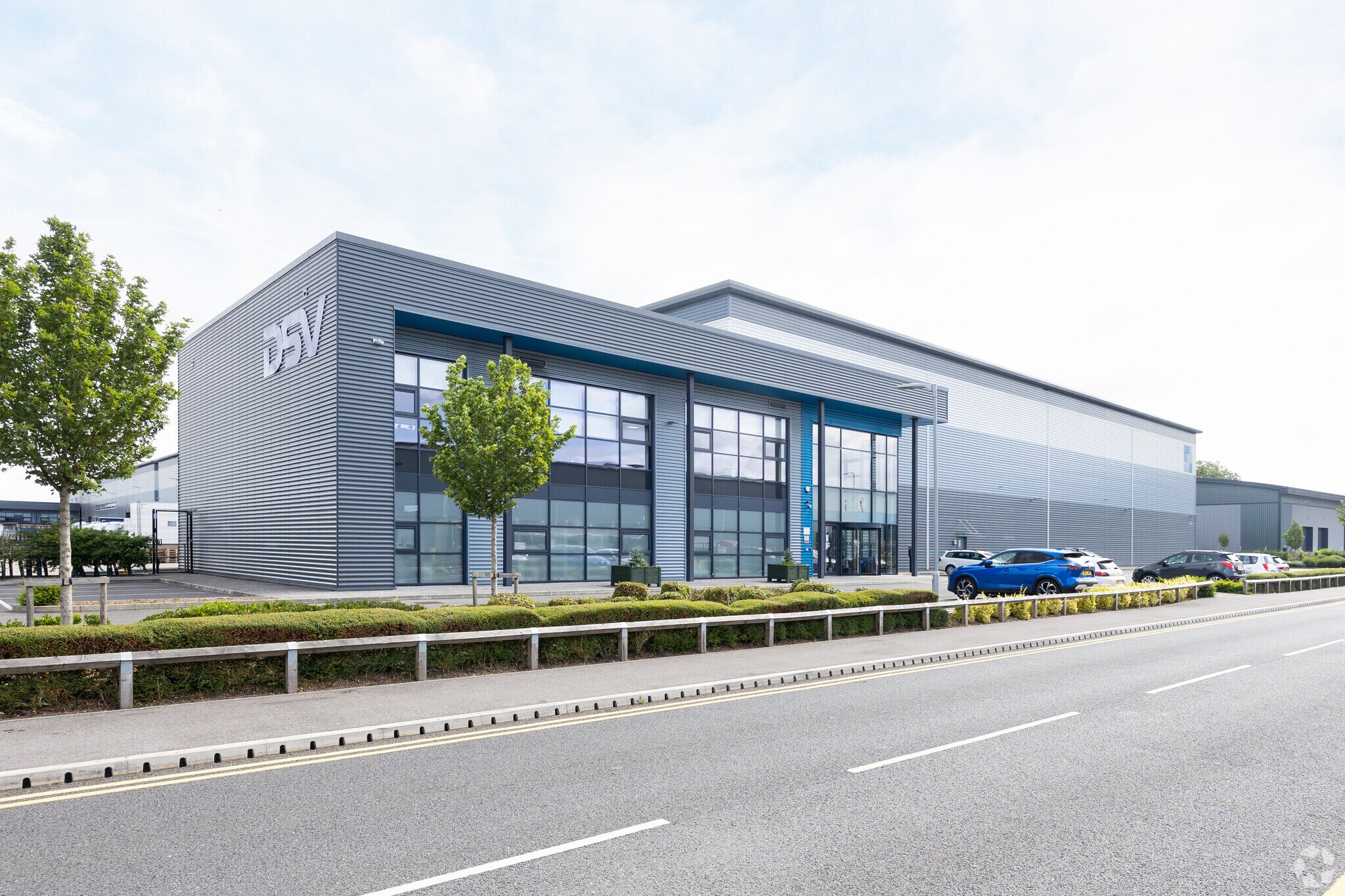 Wide Ln, Southampton for sale Primary Photo- Image 1 of 1