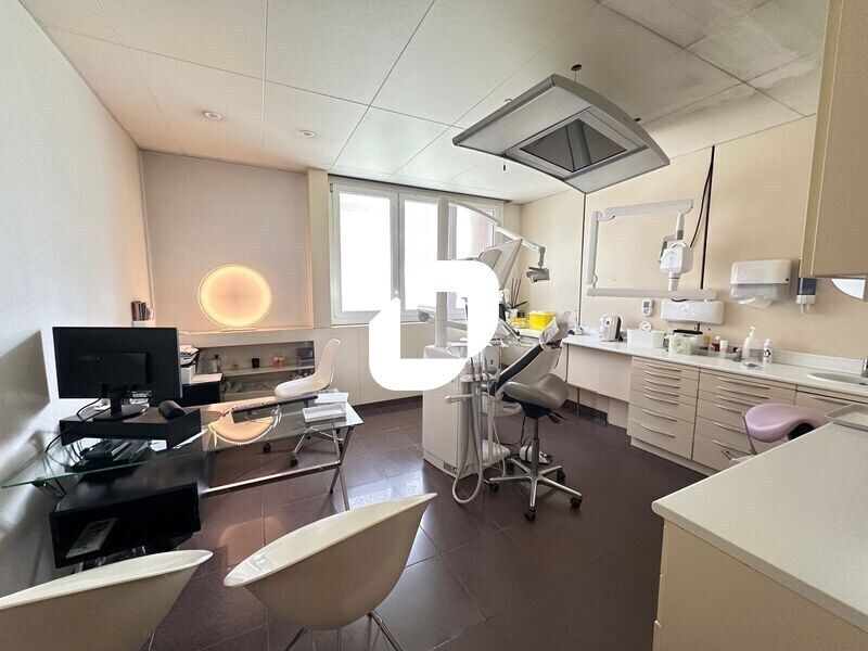 Office in Marly-le-Roi for sale Interior Photo- Image 1 of 7