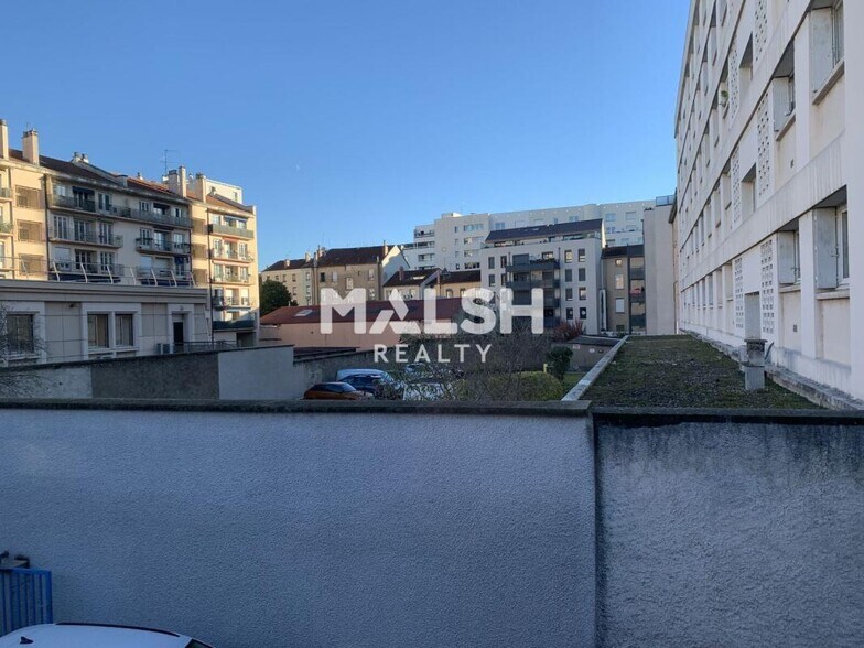 Office in Villeurbanne to rent - Building Photo - Image 2 of 13