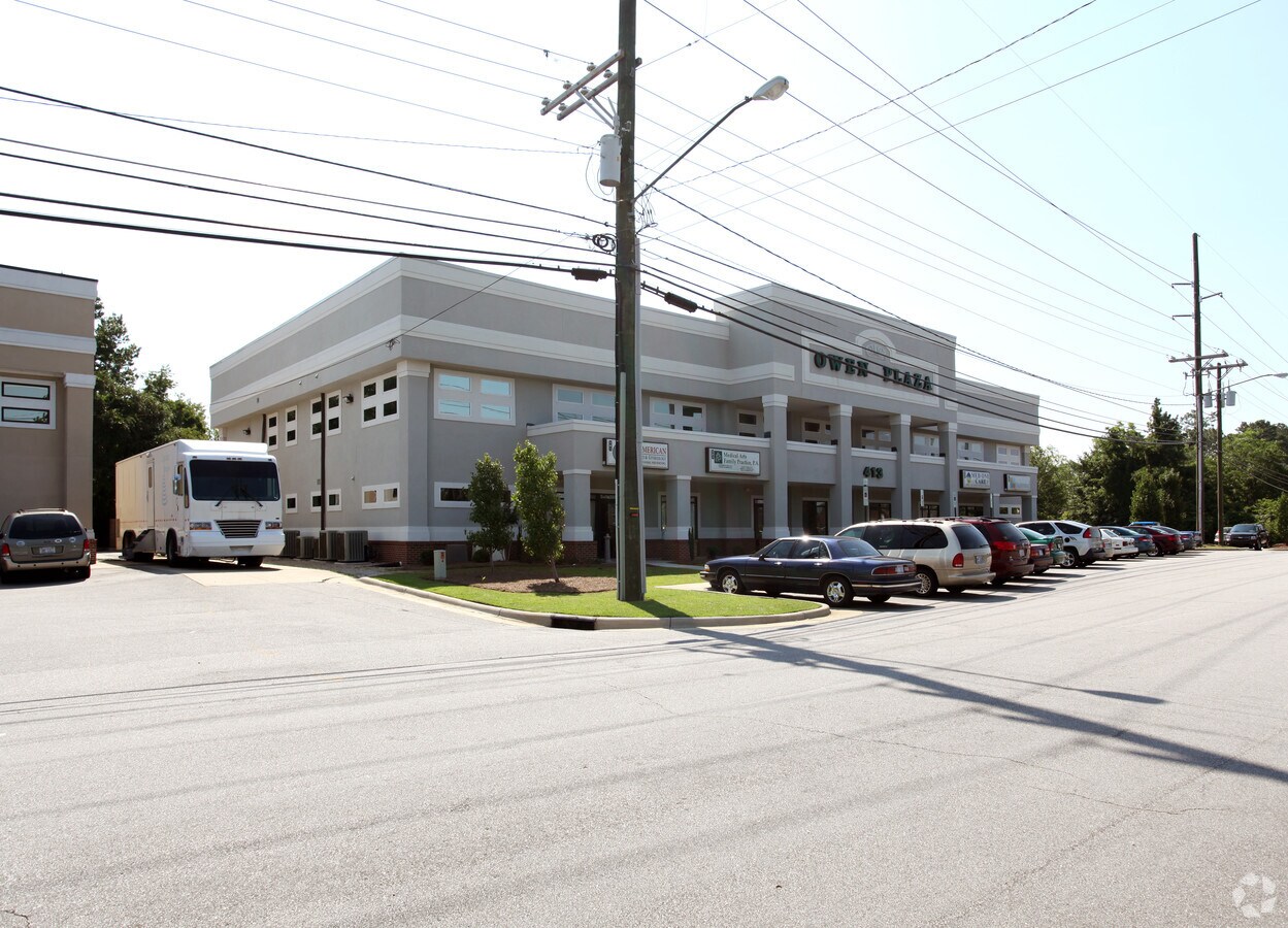 413 Owen Dr, Fayetteville 28304 UK