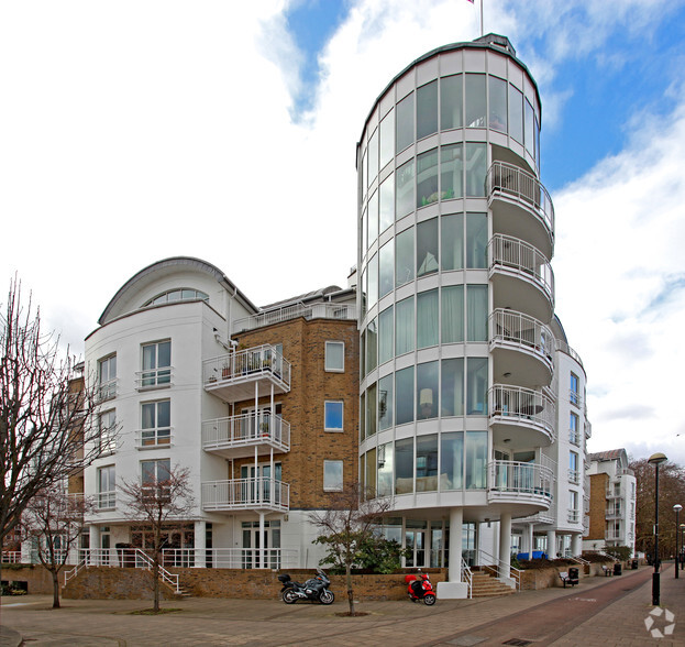 68 Lightermans Walk, London for rent - Primary Photo - Image 1 of 1