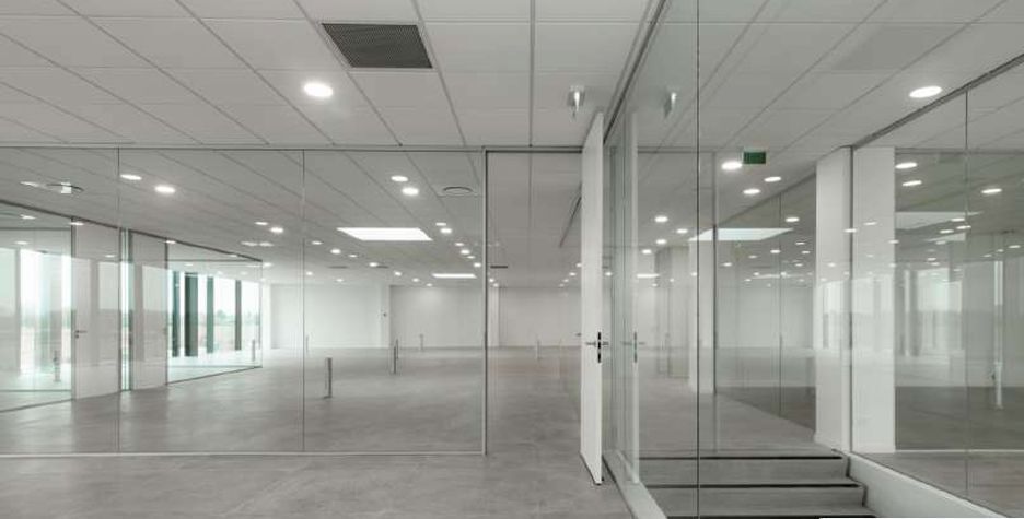 Industrial in Le Mesnil-Amelot to rent - Interior Photo - Image 3 of 6
