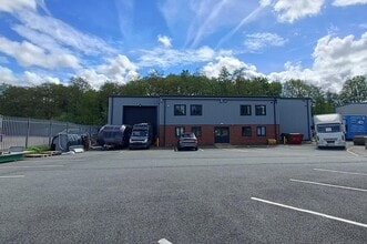 Turnpike Clos, Grantham to rent Building Photo- Image 1 of 15