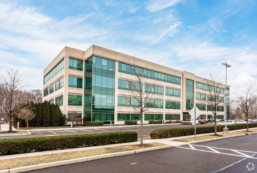 100 Princeton South Corporate Ctr, Ewing, NJ for rent - Building Photo - Image 2 of 5