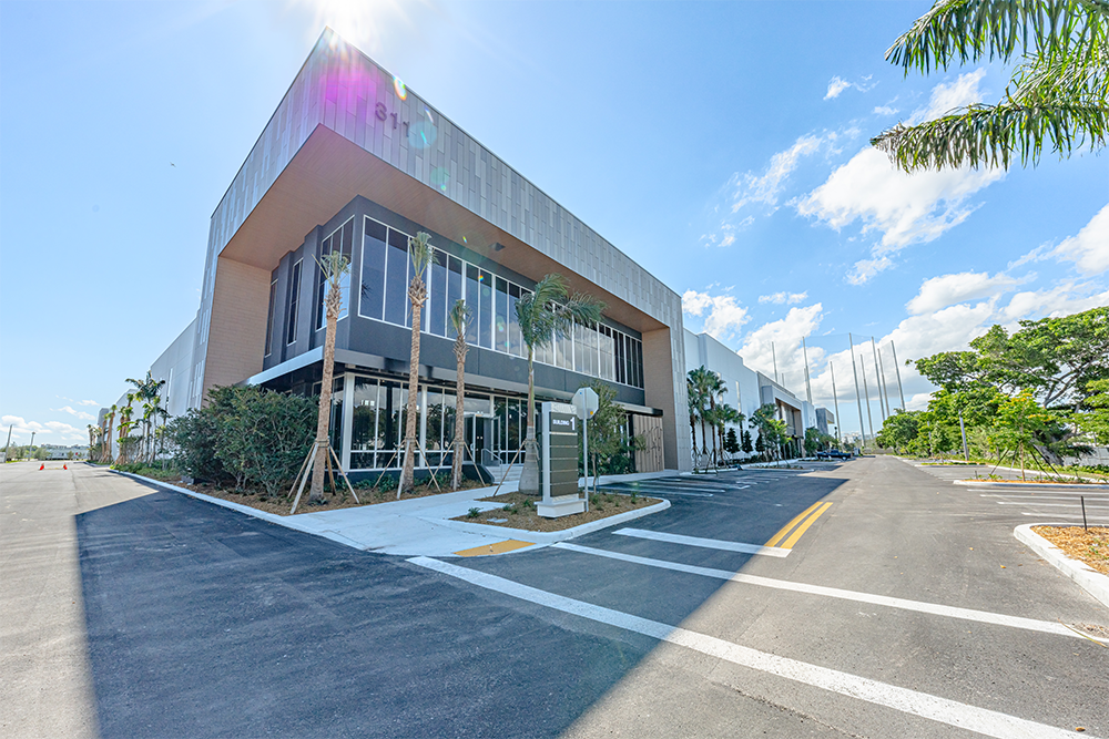 311 Racetrack Loop, Pompano Beach, FL to rent Interior Photo- Image 1 of 20