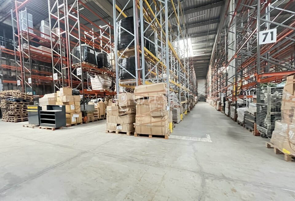 Industrial in Croissy-Beaubourg to rent Building Photo- Image 1 of 10