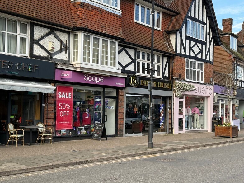 17 Sycamore Rd, Amersham to rent - Building Photo - Image 2 of 5