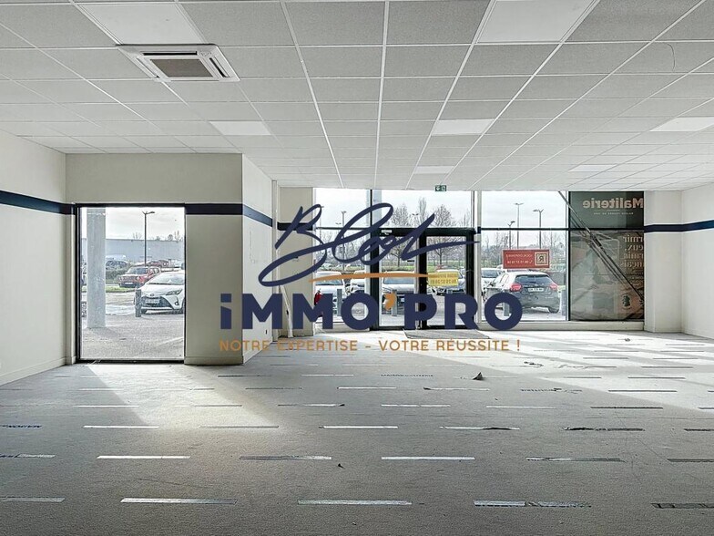 Industrial in L'ISLE-D'ABEAU to rent - Interior Photo - Image 3 of 9