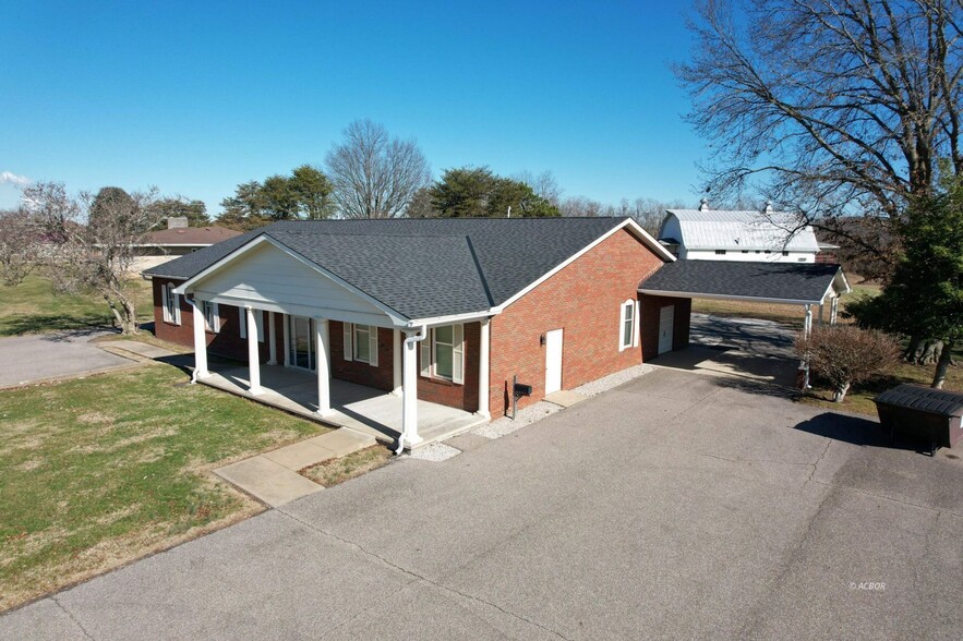 10 Old Airport Rd, Gallipolis, OH for sale - Building Photo - Image 1 of 23