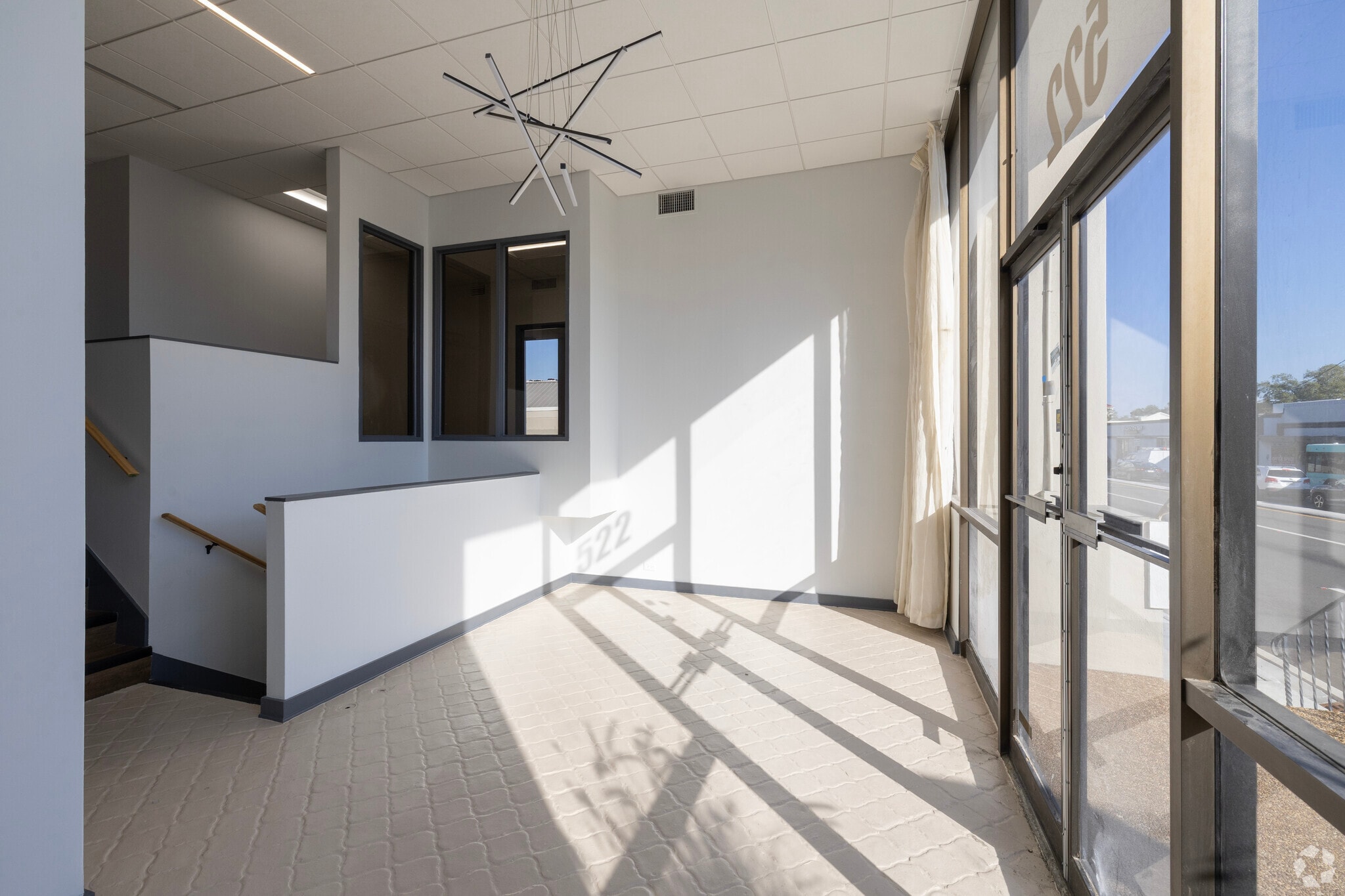 522 9th St W, Bradenton, FL to rent Interior Photo- Image 1 of 14