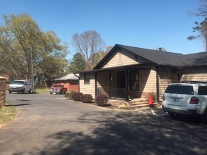 Office in Lithia Springs, GA for sale Primary Photo- Image 1 of 1