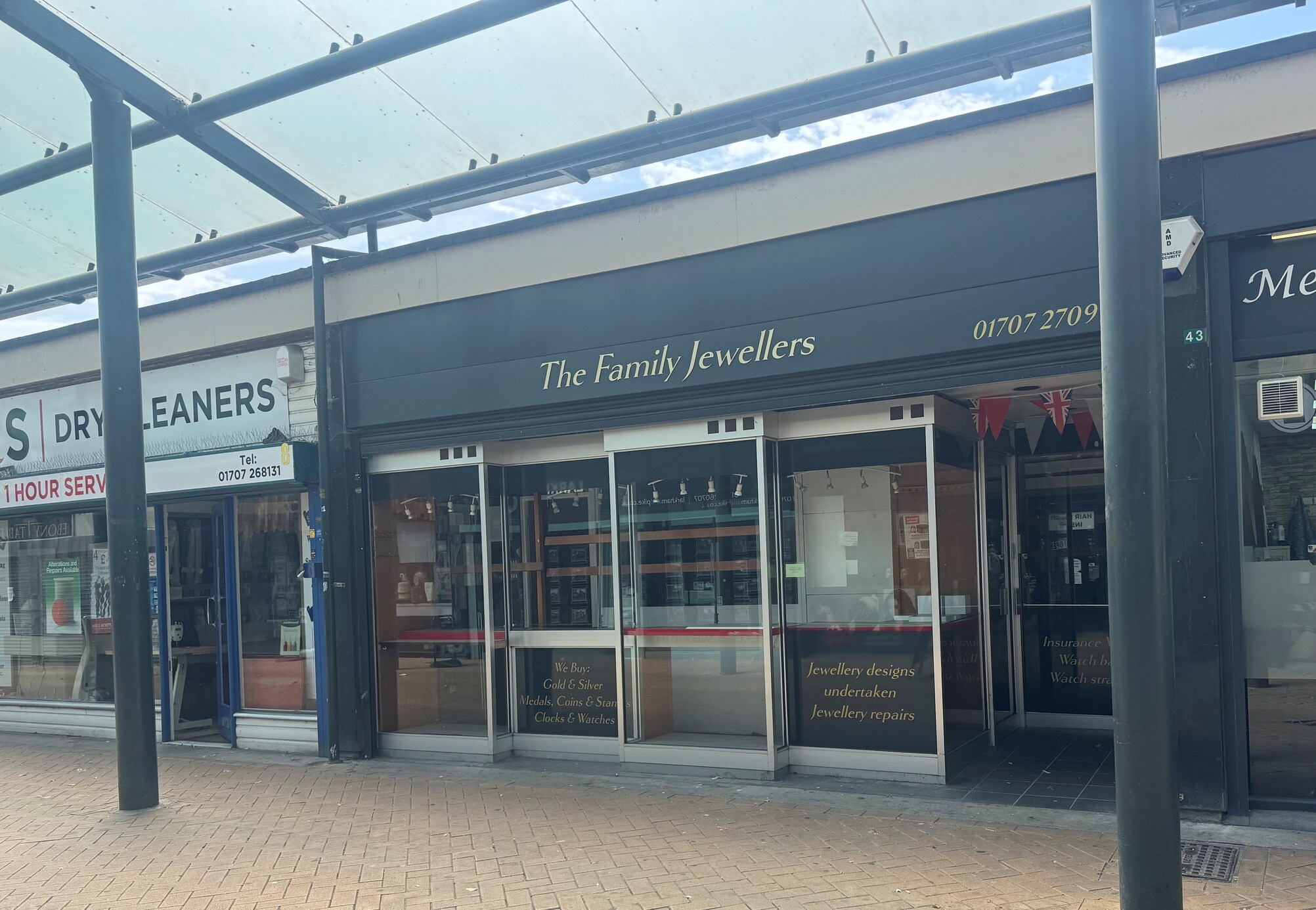 2-12 The Arcade, Hatfield to rent Building Photo- Image 1 of 2
