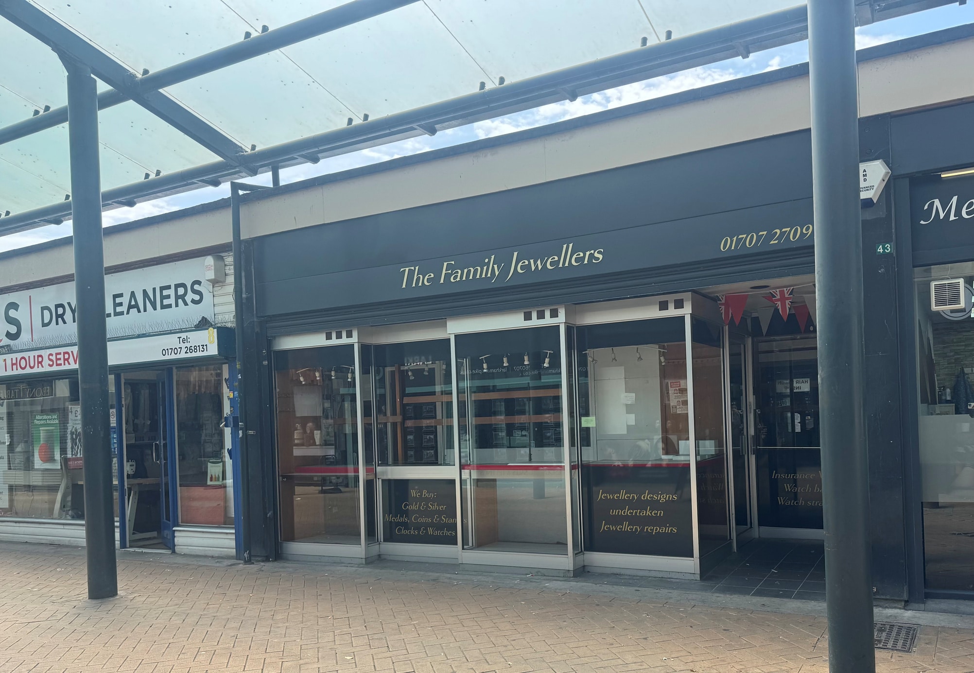 2-12 The Arcade, Hatfield to rent Building Photo- Image 1 of 1
