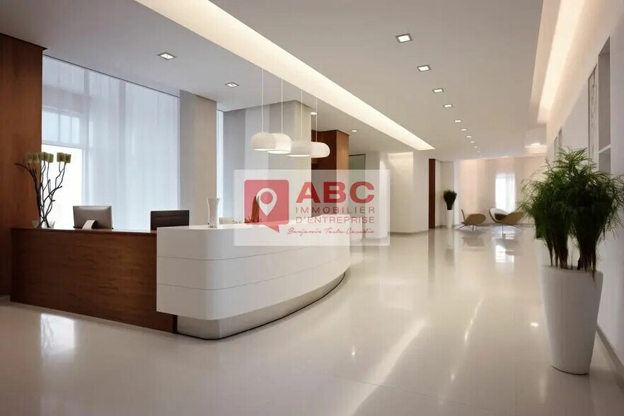 Office in Montpellier to rent - Lobby - Image 2 of 4